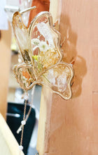 Load image into Gallery viewer, Flower and Pearl -Metal Butterfly Clip Infused with Real Flowers in Resin.