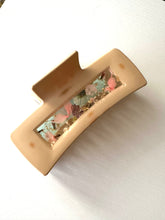 Load image into Gallery viewer, 4 inch Claw Clip with real pressed flowers inside *CLEARANCE* Light Tan