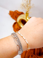 Load image into Gallery viewer, paper clip gold filled chain bracelet with pearls